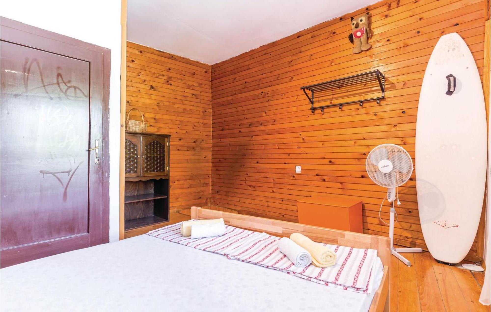 Amazing Apartment In Novi Vinodolski With Wifi Exterior photo